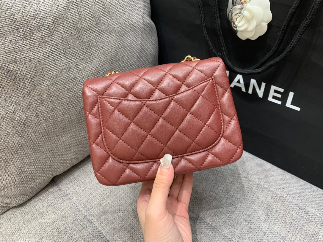 MINI SQUARE FLAP BAG 17CM BURGUNDY LAMBSKIN GOLD HARDWARE - Product Image 2