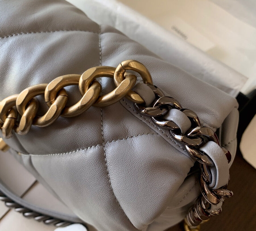 Chanel Flap Bag gold – front view