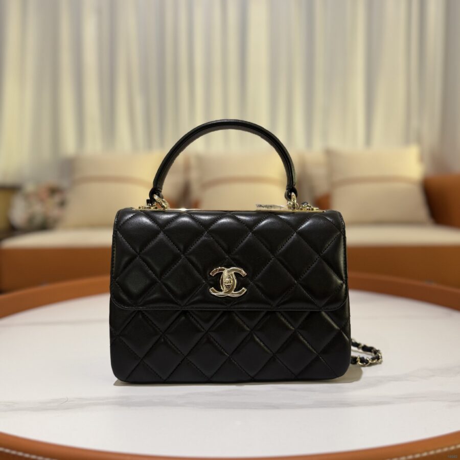 Chanel handbag black – front view
