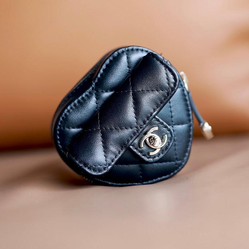 CC HEART COIN PURSE 8.5 BLACK CALFSKIN | Studio Nafay
