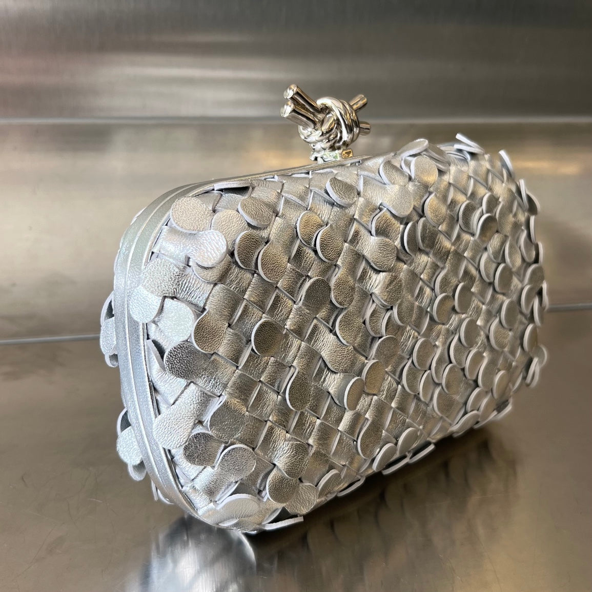 Silver KNOT 19 IN Silver Lambskin