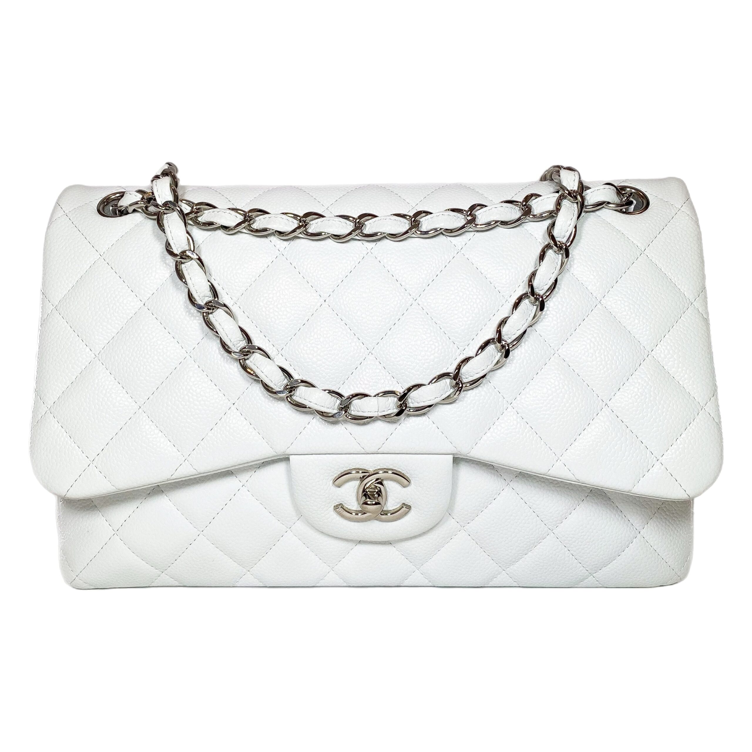 Chanel Flap Bag white – front view