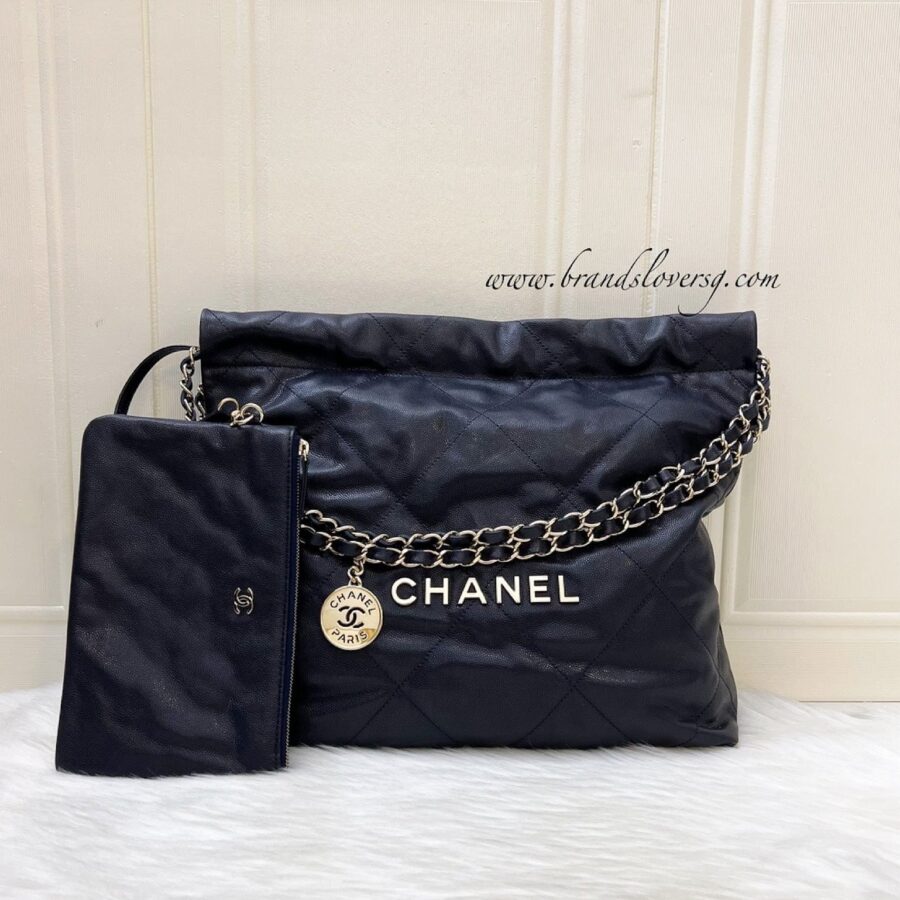 Chanel Hobo navy bag – front view