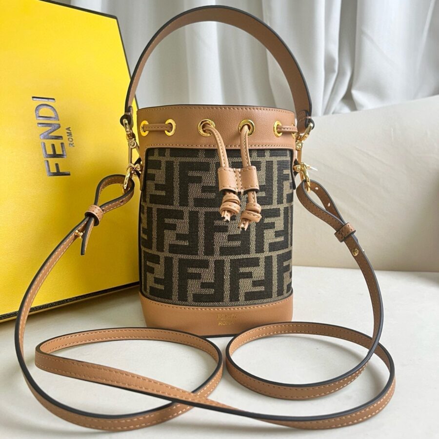MON TRESOR 18 IN BROWN CALFSKIN | Studio Nafay