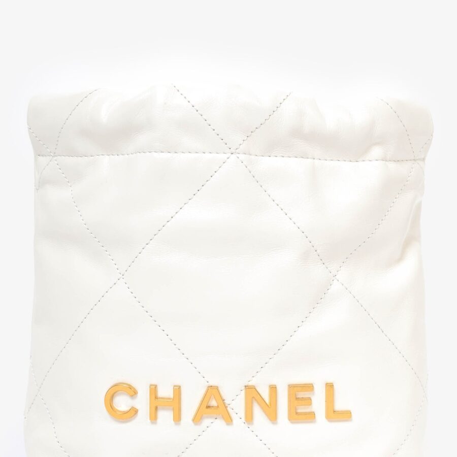 Chanel Shoulder Bag white – front view