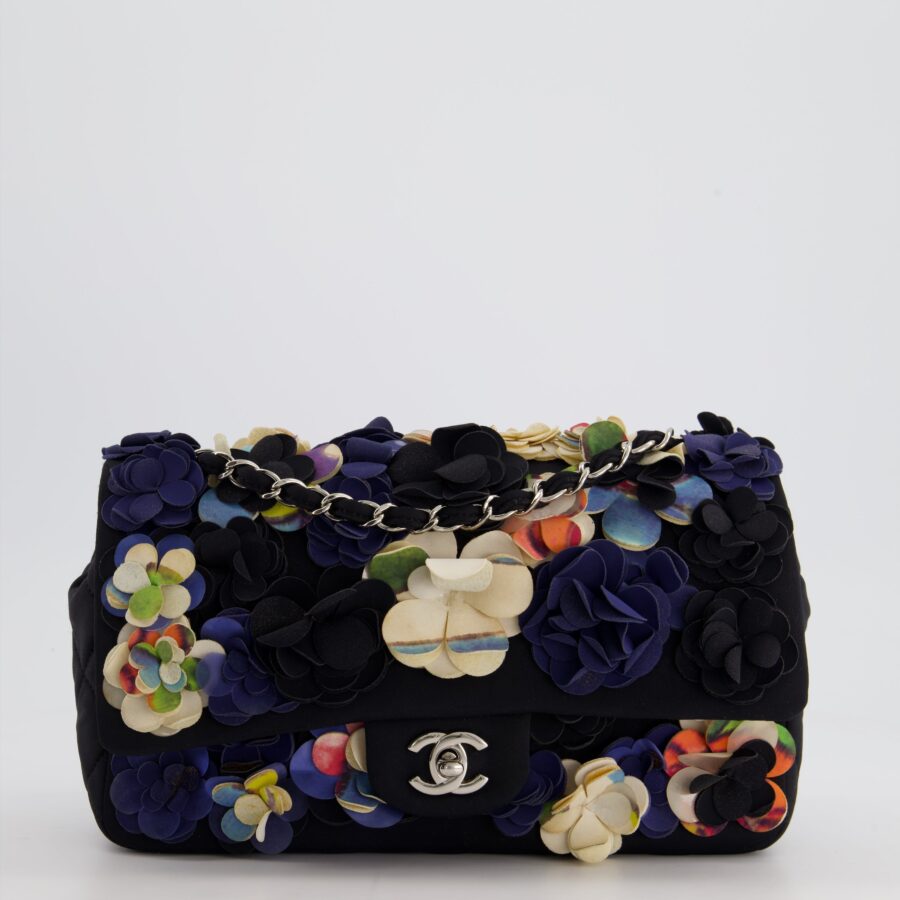 Chanel Flap Bag navy – front view