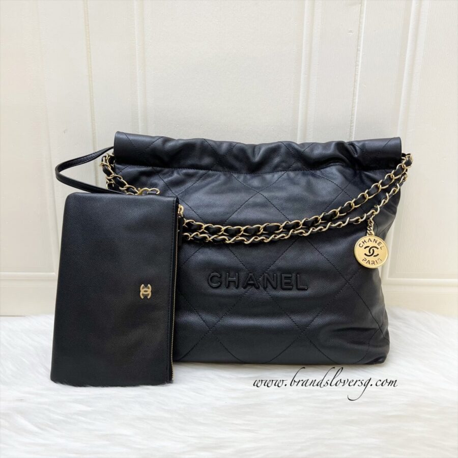Chanel Hobo black bag – front view
