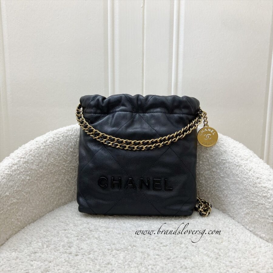 Chanel Hobo black bag – front view