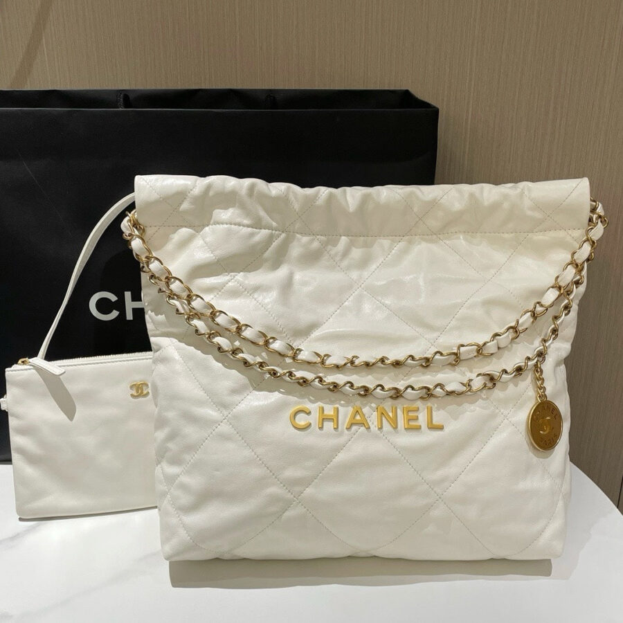 Chanel handbag white – front view